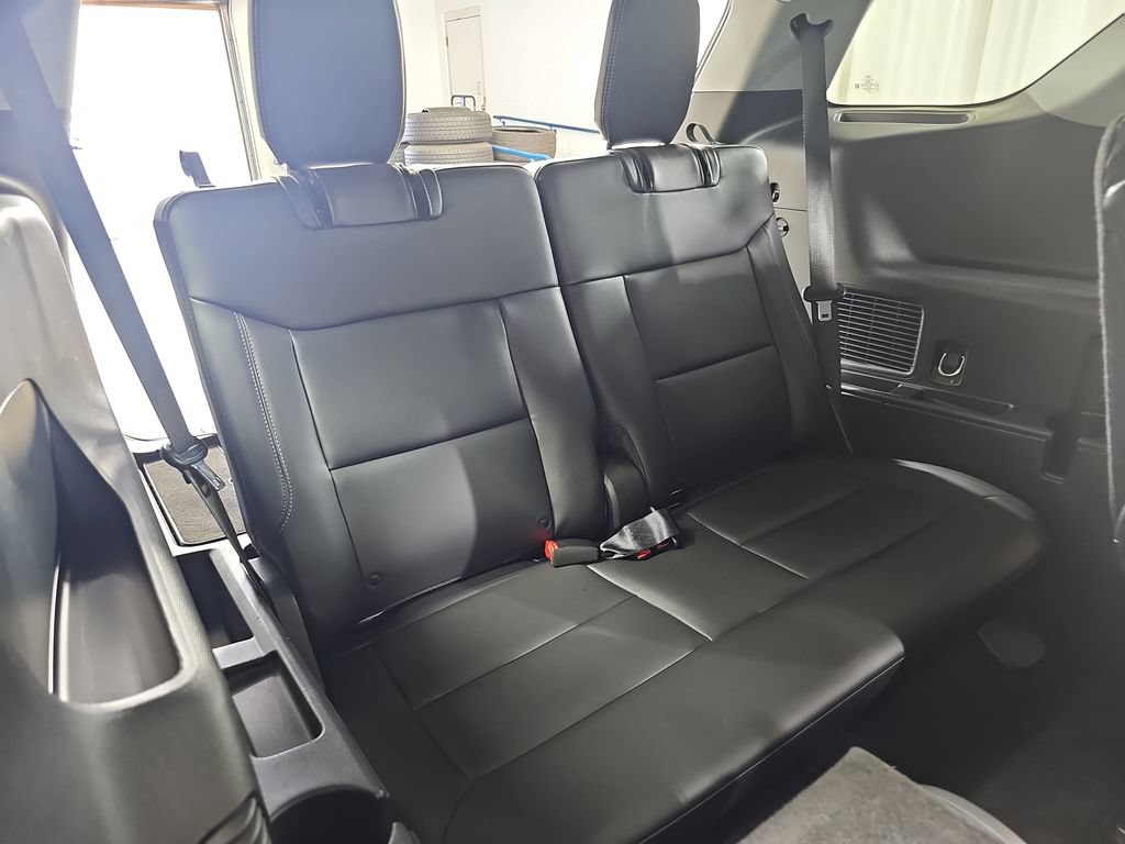 Used 2023 Ford Explorer XLT w/ Equipment Group 202A AWD/4WD image 15