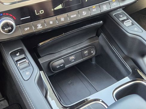 Used 2025 Kia Telluride EX image 18