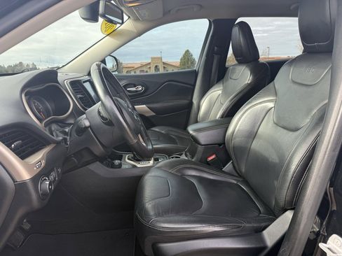 Used 2018 Jeep Cherokee Limited image 29