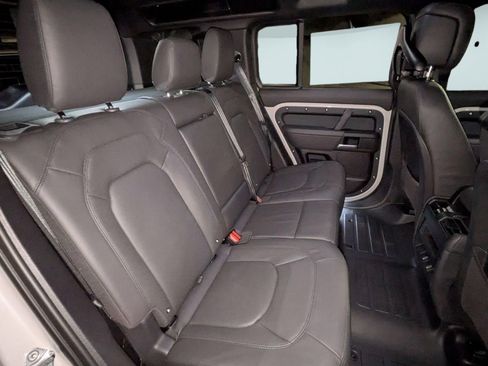 New 2026 Land Rover Defender 110 X-Dynamic SE AWD/4WD image 28