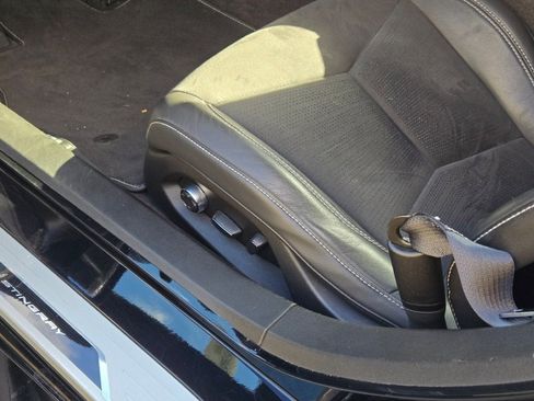 Used 2023 Chevrolet Corvette Stingray Premium Cpe w/ Z51 Performance Package image 18