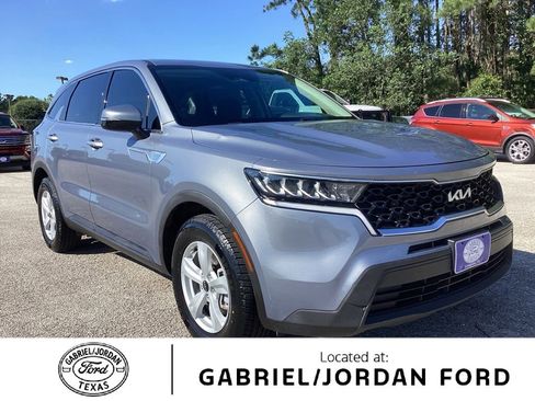 Used 2022 Kia Sorento LX FWD image 1