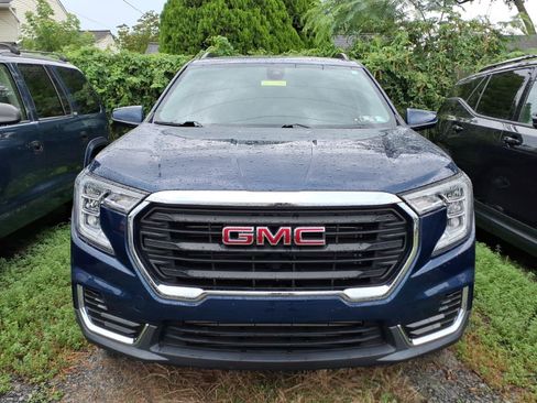 Used 2023 GMC Terrain SLE w/ Driver Convenience Package AWD/4WD image 2