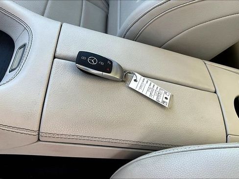 Used 2022 Mercedes-Benz GLS 450 4MATIC image 10