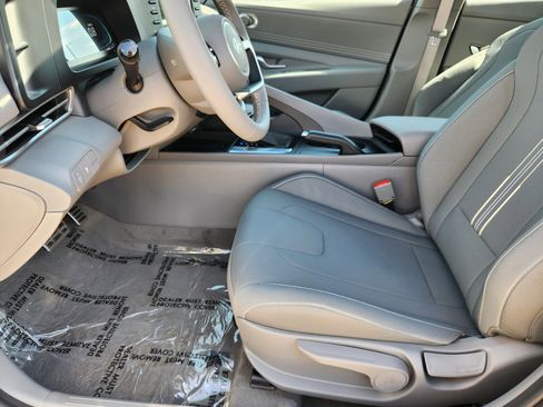 New 2025 Hyundai Elantra Sport image 7