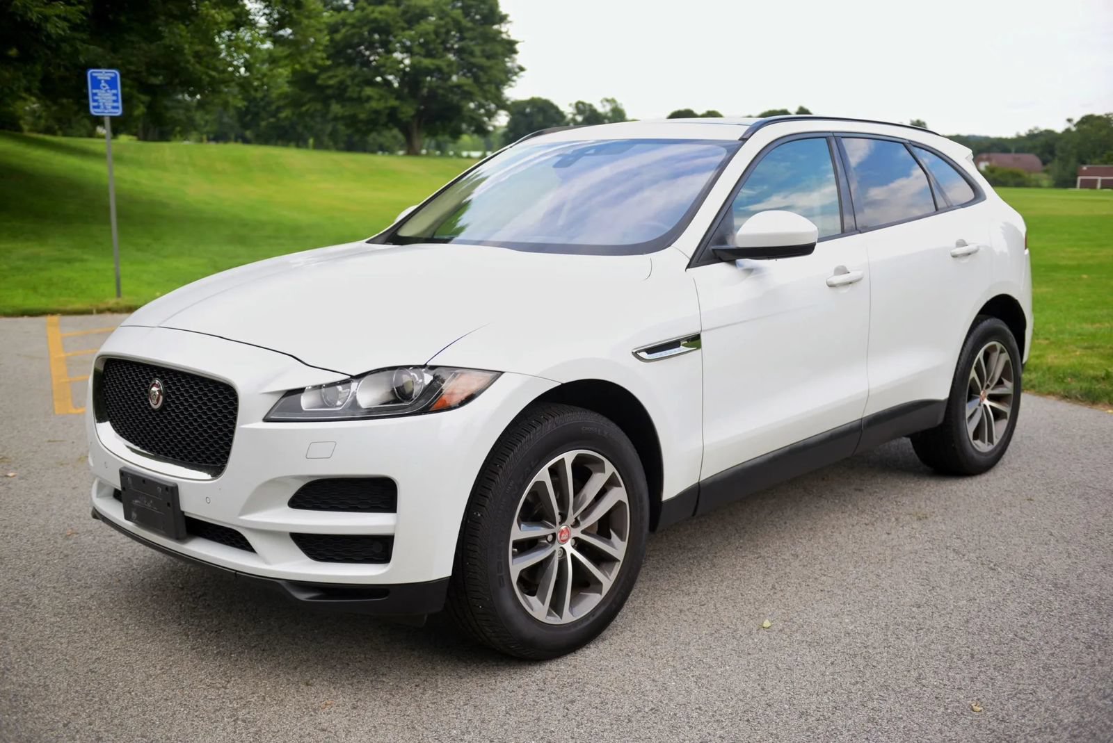 Used 2018 Jaguar F-PACE Premium AWD/4WD image 41