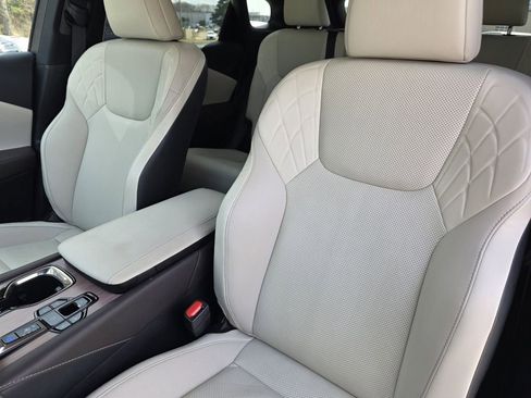 Used 2023 Lexus RX 350 Premium w/ Accessory Package (Z1) image 17