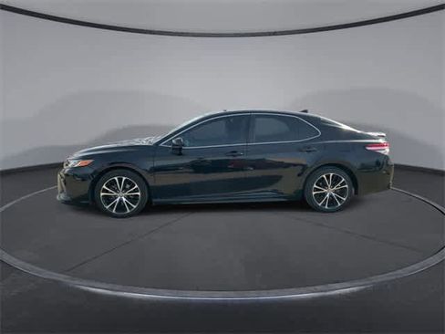 Used 2020 Toyota Camry SE image 5