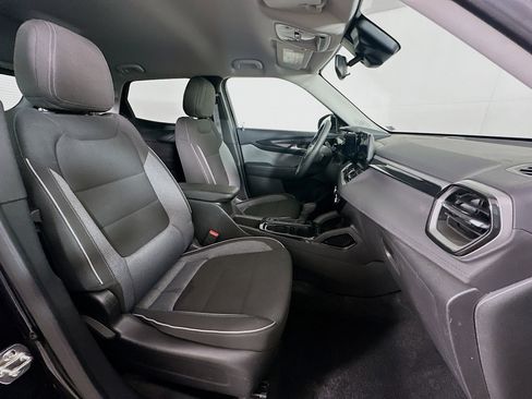 Used 2025 Chevrolet TrailBlazer LT AWD/4WD image 29