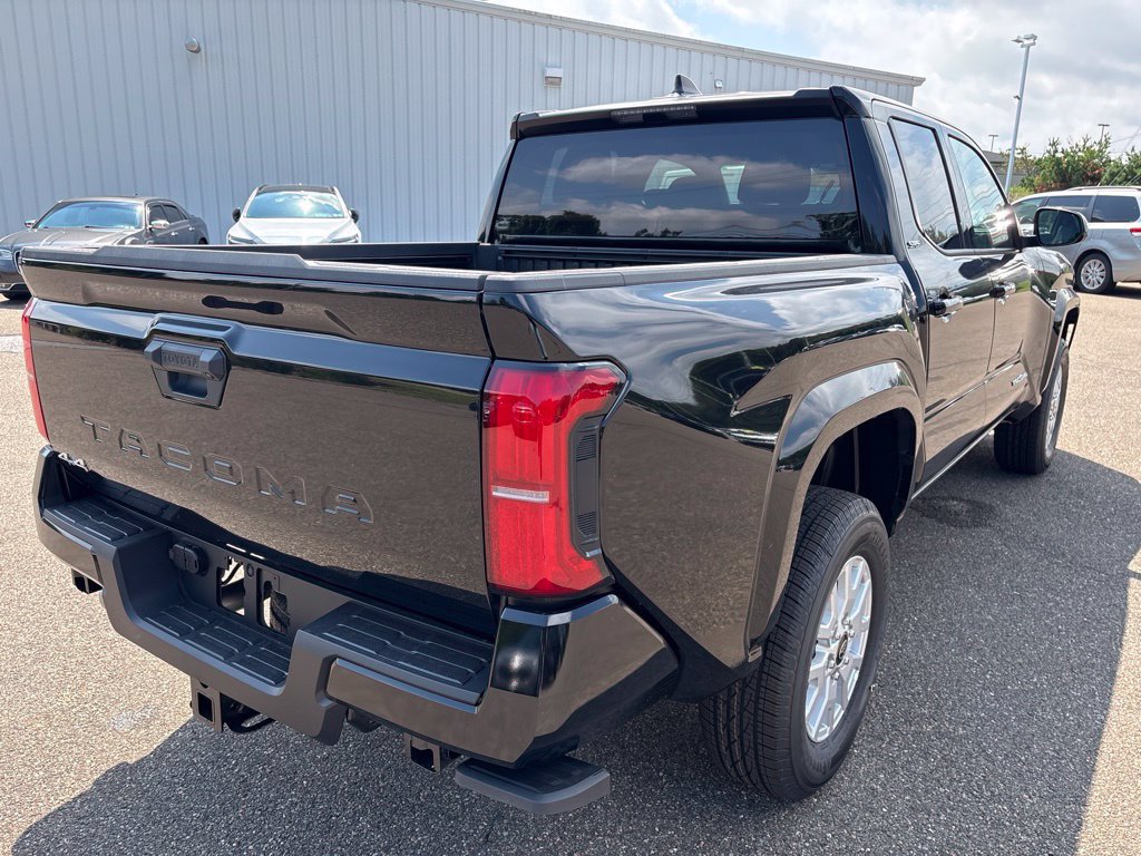 Used 2026 Toyota Tacoma SR5 AWD/4WD image 7