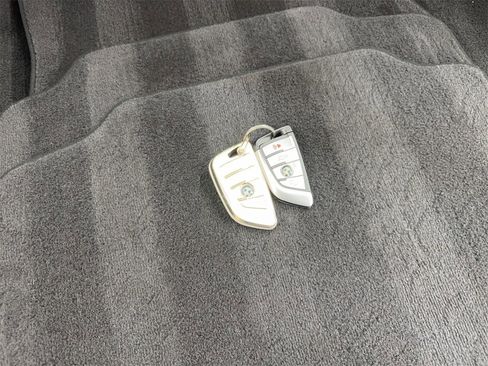 Used 2021 BMW X6 M50i w/ Executive Package image 85