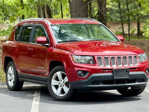 Used 2016 Jeep Compass Latitude AWD/4WD image 1