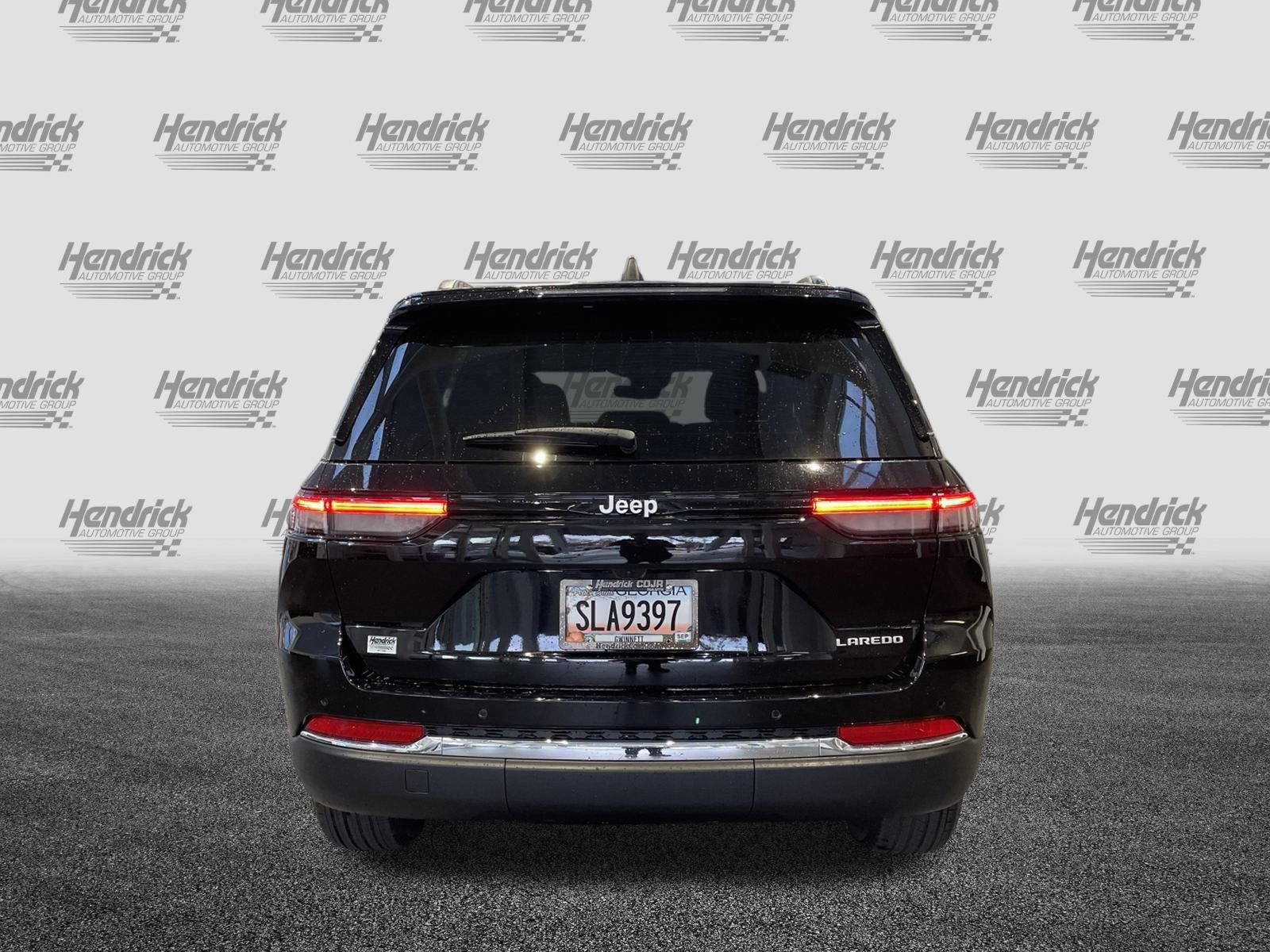 Used 2025 Jeep Grand Cherokee Laredo w/ Luxury Tech Group I RWD image 9