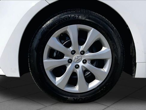 Used 2026 Toyota Corolla LE FWD image 11
