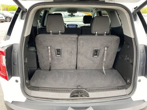 Used 2021 GMC Acadia SLE w/ Driver Convenience Package FWD image 20
