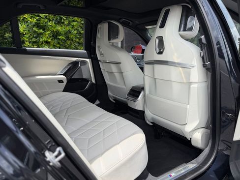 Used 2024 BMW 760i xDrive w/ Executive Package AWD/4WD image 40
