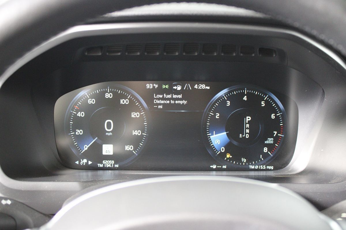 Used 2020 Volvo XC90 T5 Momentum w/ Protection Package AWD/4WD image 11