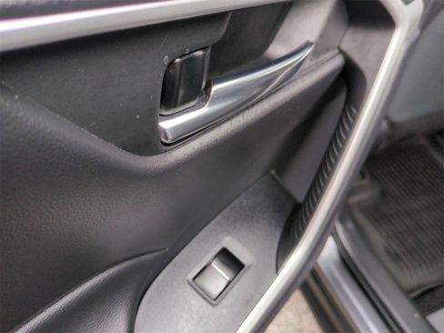 Used 2022 Toyota RAV4 XLE w/ Convenience Package image 22