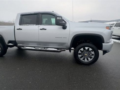 Used 2023 Chevrolet Silverado 2500 Custom w/ Custom Convenience Package image 5