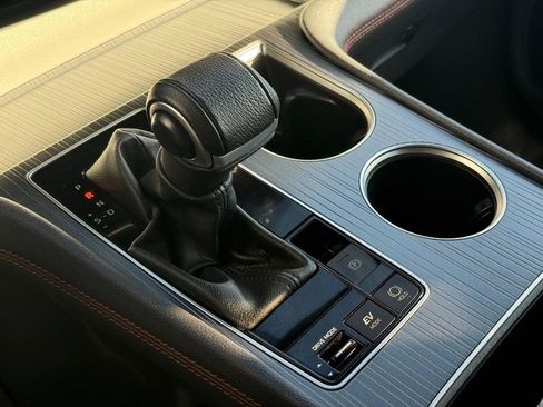 Used 2023 Toyota Sienna XSE image 22