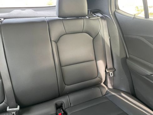 Used 2025 Buick Envista Sport Touring image 37