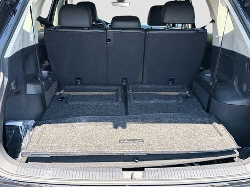 Used 2023 Volkswagen Tiguan SE FWD image 31