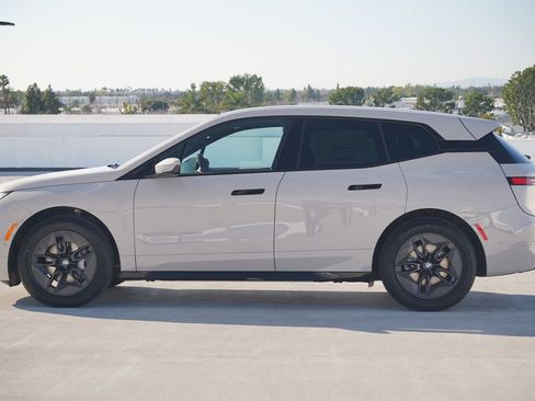 New 2026 BMW iX xDrive45 w/ Premium Package image 4