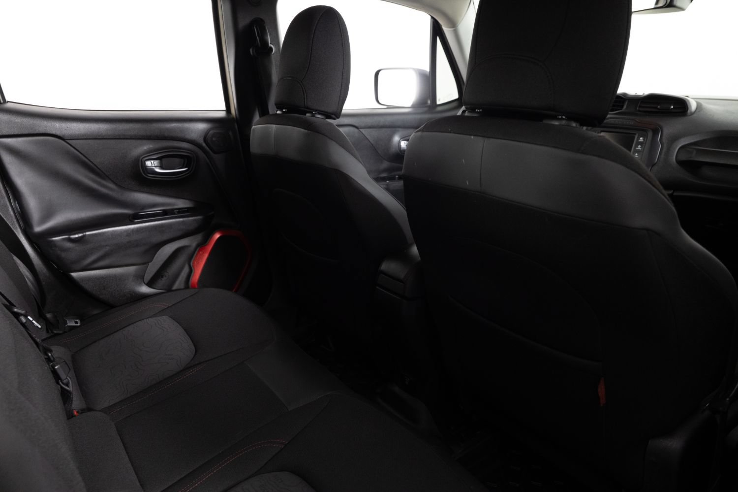 Used 2015 Jeep Renegade Trailhawk w/ Popular Equipment Group AWD/4WD image 19
