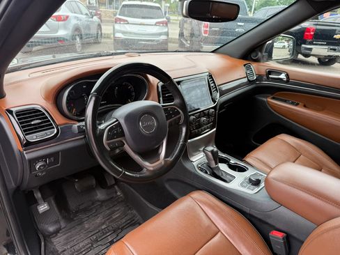 Used 2020 Jeep Grand Cherokee Overland AWD/4WD image 17