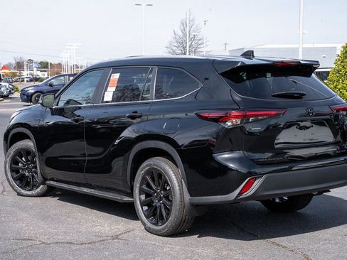 New 2026 Toyota Highlander XLE image 4
