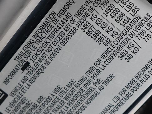 Used 2023 GMC Yukon XL SLT w/ SLT Premium Package image 35