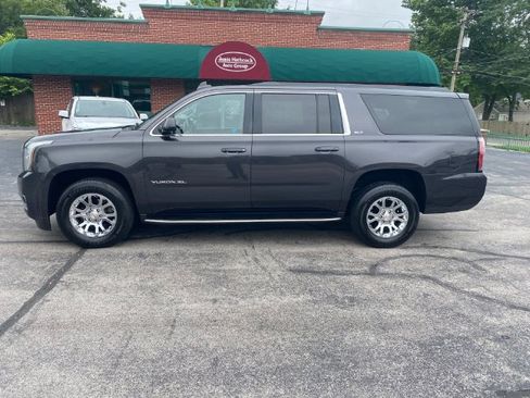 Used 2018 GMC Yukon XL SLT w/ Open Road Package AWD/4WD image 10