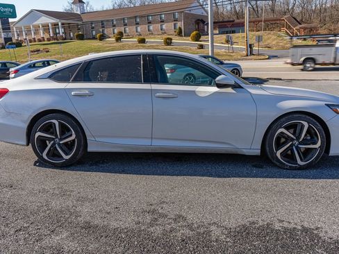 Used 2018 Honda Accord Sport image 4