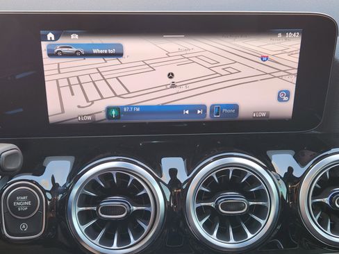 Certified 2025 Mercedes-Benz GLA 250 image 10