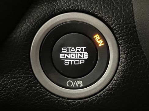 Used 2025 RAM 3500 Laramie AWD/4WD image 33