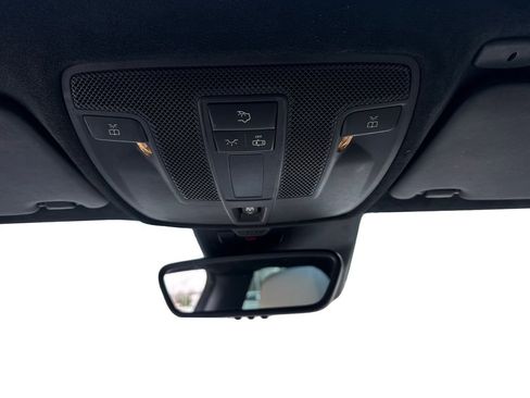 Used 2017 INFINITI QX30 Premium w/ Technology Package image 16