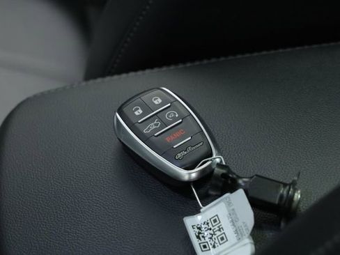 Used 2022 Alfa Romeo Giulia Ti image 39