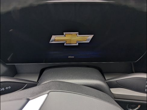 New 2026 Chevrolet Traverse LT w/ LPO, Floor Liner Package FWD image 2