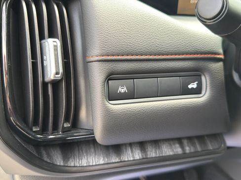 Used 2025 Nissan Armada PRO-4X AWD/4WD image 19