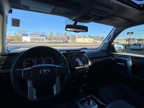 Used 2017 Toyota 4Runner Limited image 20
