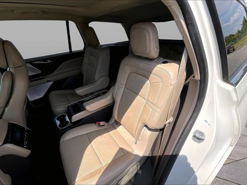 Used 2020 Lincoln Aviator Grand Touring w/ Equipment Group 302A AWD/4WD image 26