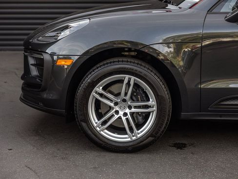 Certified 2025 Porsche Macan image 20
