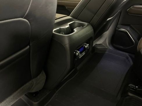 New 2026 GMC Acadia Denali Ultimate w/ LPO, Floor Liner Package image 17