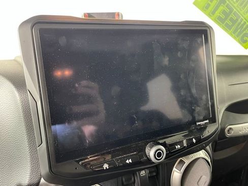 Used 2013 Jeep Wrangler Sahara w/ Connectivity Group AWD/4WD image 7