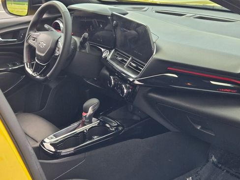 Used 2024 Chevrolet Trax RS w/ Sunroof Package image 7