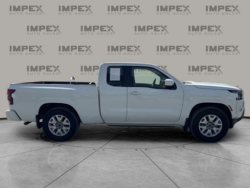 Used 2024 Nissan Frontier SV w/ SV Convenience Package image 6