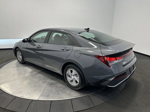 Certified 2026 Hyundai Elantra SE FWD image 5