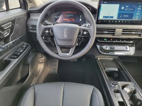 New 2026 Lincoln Corsair Premiere image 29