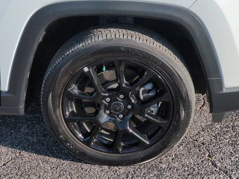 Used 2025 Jeep Compass Latitude w/ Altitude Special Edition AWD/4WD image 10