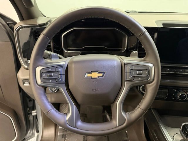 Used 2025 Chevrolet Silverado 1500 LTZ w/ LTZ Premium Package AWD/4WD image 17